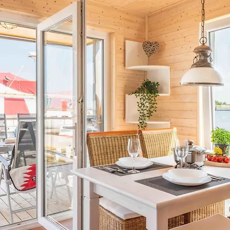 Hausboot Arnica Mit Grossem Sonnendeck Und Waeschepaketen Inklusive Holiday home *